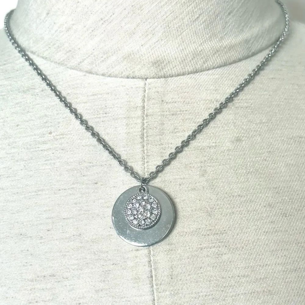 Express circle rhinestone pendant necklace